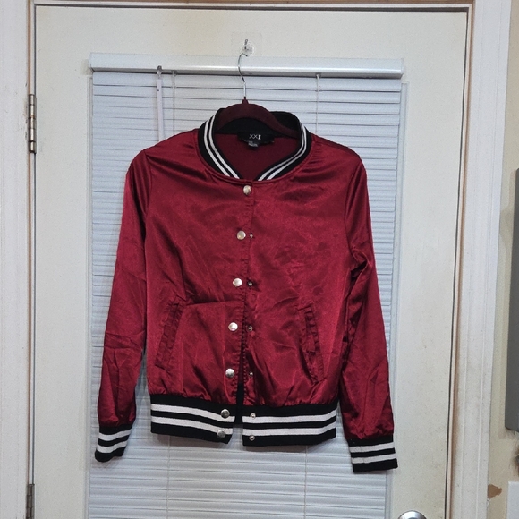 Forever 21 Jackets & Blazers - Forever 21 Burgundy Satin Bomber Jacket
